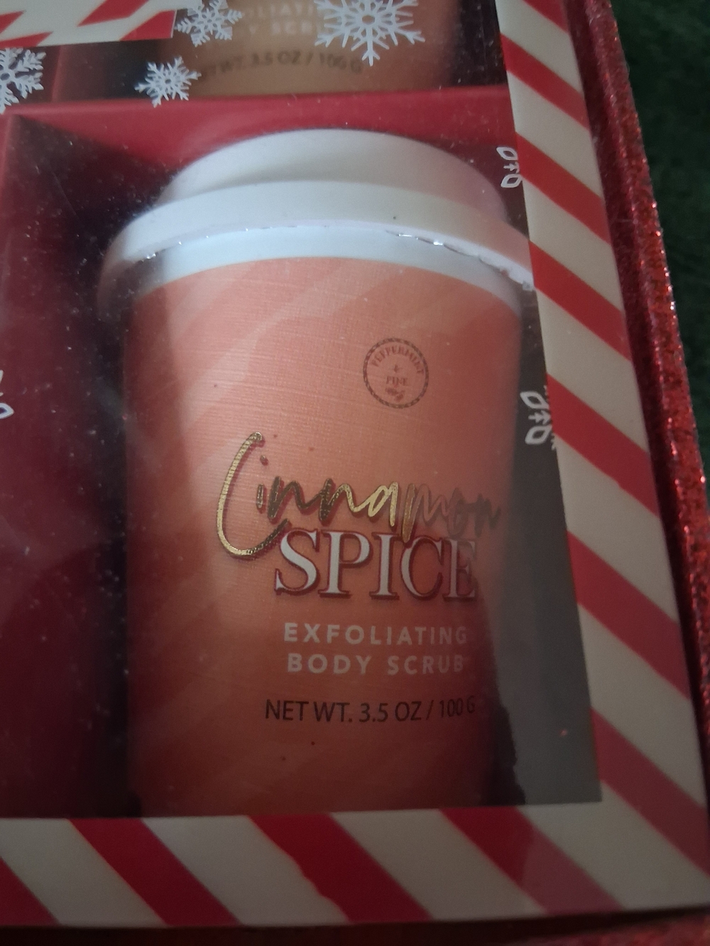 Peppermint Letters to Santa Exfoliating Body Scrub Set - Red - Picture 6 of 6